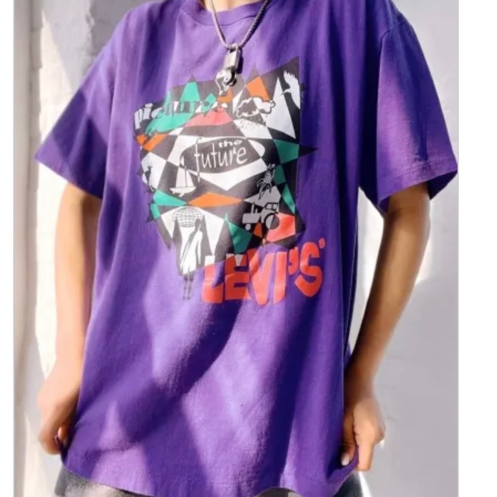 Vintage 80’s Levi’s T-Shirt (size large)